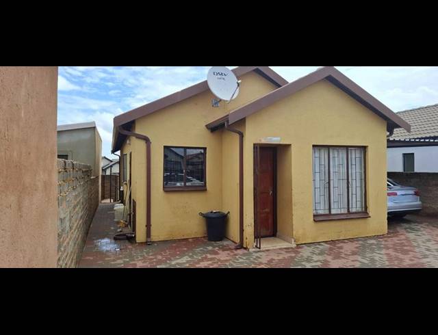 3 BEDROOM HOUSE FOR SALE IN SOSHANGUVE VV